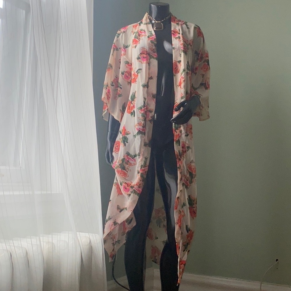 ๐ธFloral Kimono ๐๐บ - Picture 4 of 9